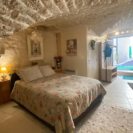 Cave De Charme 18eme Siecle Apartment